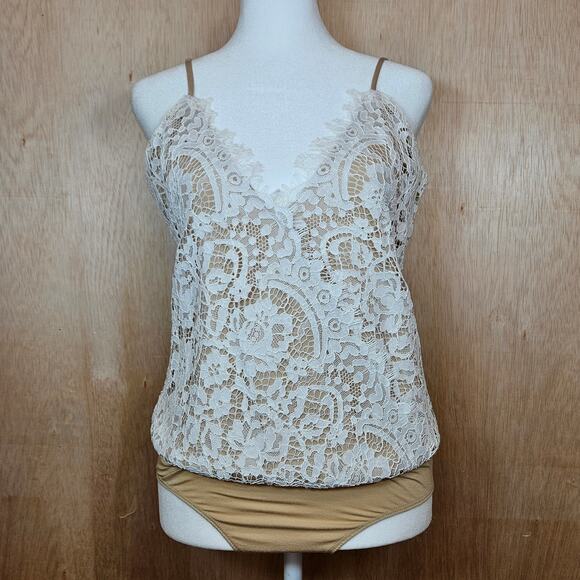 NWT Leyden Nude Body Suit With White Floral‎ Lace Overlay Size Small - Picture 1 of 10